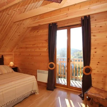 Chalet 3 Etoiles Au Mont-dore Pour 6 Pers. Avec Terrasse Et Vue Sur Le Sancy - Fr-1-608-10 *
