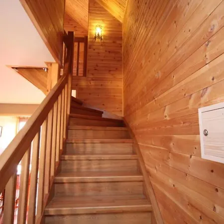 Chalet 3 Etoiles Au Mont-dore Pour 6 Pers. Avec Terrasse Et Vue Sur Le Sancy - Fr-1-608-10