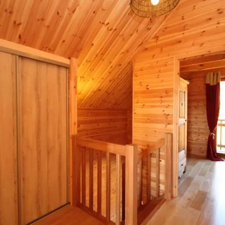 3 Etoiles Au Mont-dore Pour 6 Pers. Avec Terrasse Et Vue Sur Le Sancy - Fr-1-608-10 Chalet Le Mont-Dore