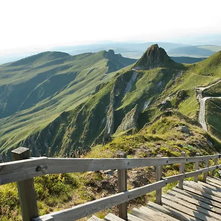 3 Etoiles Au Mont-dore Pour 6 Pers. Avec Terrasse Et Vue Sur Le Sancy - Fr-1-608-10 * Le Mont-Dore